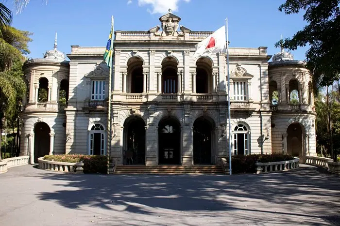 Foto da fachada do Palácio da Liberdade em Belo Horizonte